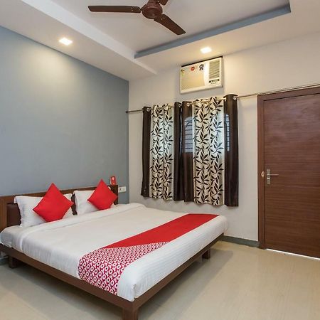 Oyo 17161 Hotel Mahalaxmi Ujjain Eksteriør billede