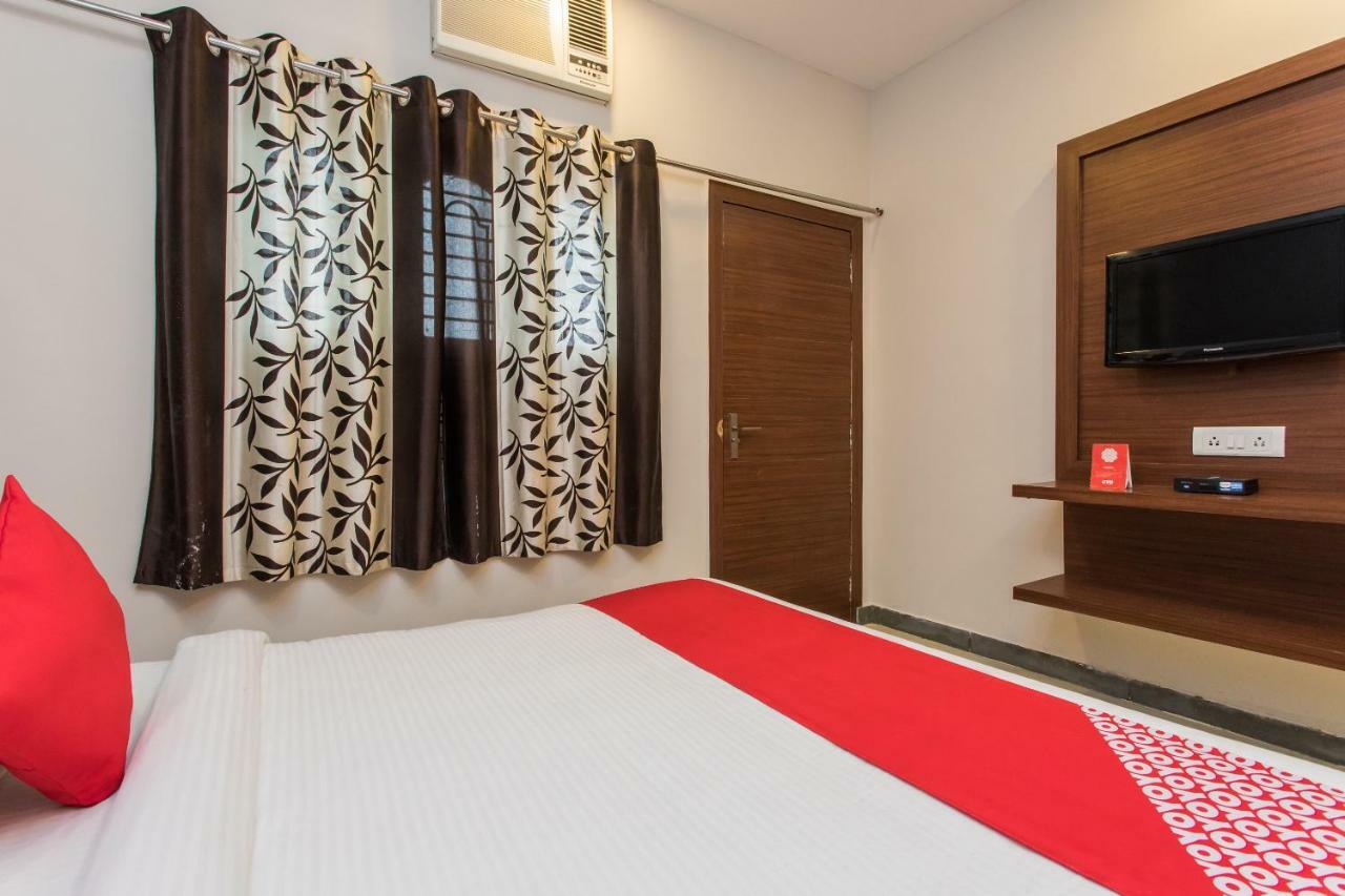 Oyo 17161 Hotel Mahalaxmi Ujjain Eksteriør billede