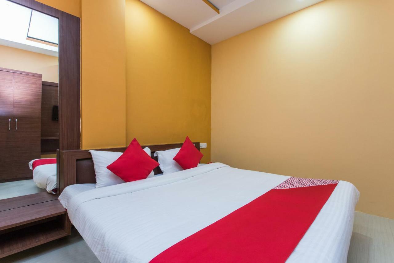 Oyo 17161 Hotel Mahalaxmi Ujjain Eksteriør billede