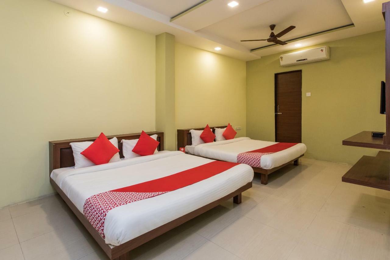 Oyo 17161 Hotel Mahalaxmi Ujjain Eksteriør billede